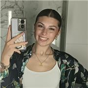 Estudiante del grado en Maestro. Además de canguro, tengo experiencia en colegios.